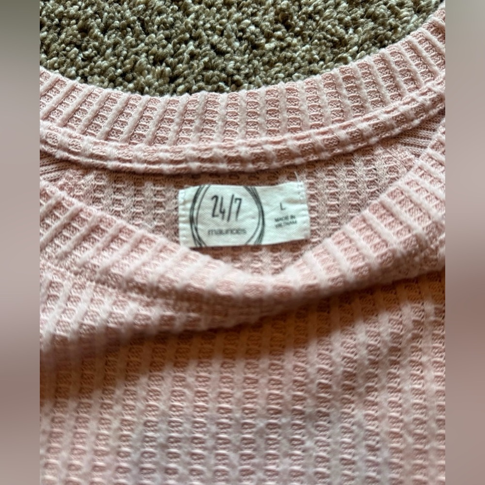 Maurice’s 24/7 large pink waffle knit sweater, COZY! Lightweight and soft!